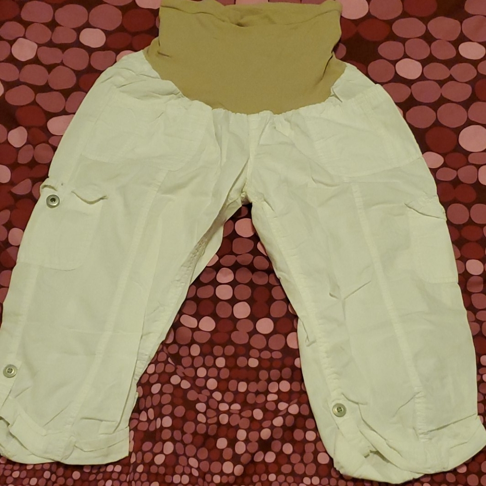 Maternity capris